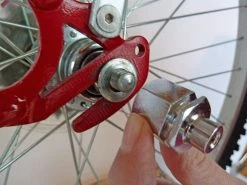 FollowMe Adaptateur Axe Plein M12x1,25 -Remorque vélo importe boutique FollowMe Vollachsadapter 121 016 2